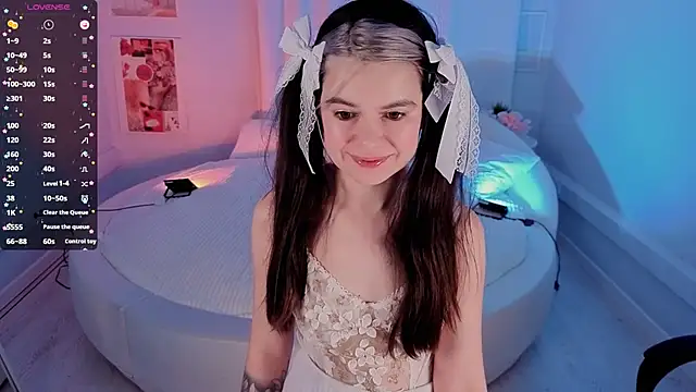 Snapshot of Lil_Amelie chatting on October 2025 07:29:01 AM Lil Amelie online show from October 2025 07:29:01 AM