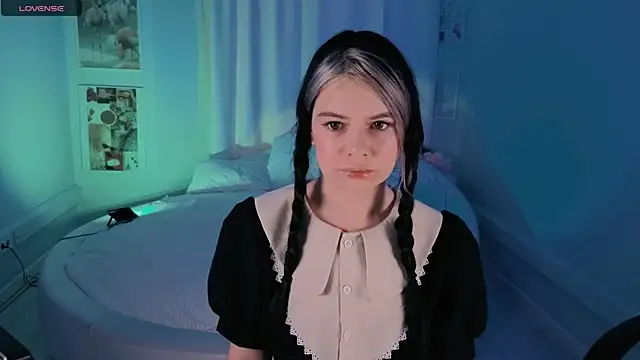 Snapshot of Lil_Amelie chatting on October 2025 07:31:01 AM Lil Amelie online show from October 2025 07:31:01 AM