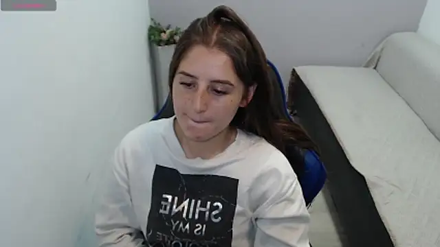 valerie diaz1 online show from November 2025 01:43:01 PM