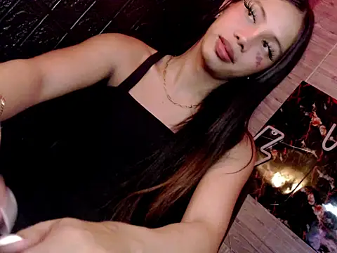 whiteladyboy online show from October 2025 02:48:02 AM