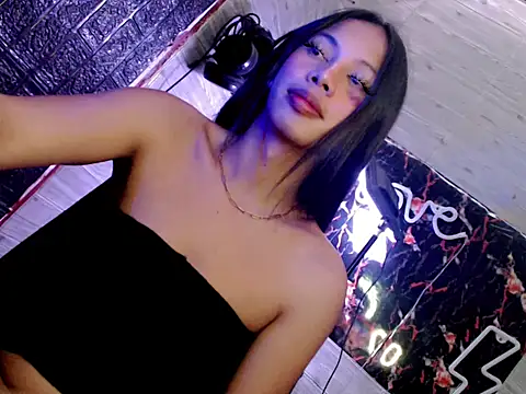 whiteladyboy online show from October 2025 04:24:01 AM