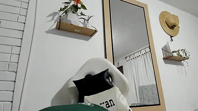 Valerioe online show from October 2025 09:38:02 AM