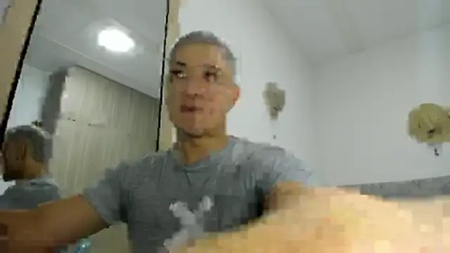 Snapshot of Valerioe chatting on April 2026 03:37:02 PM Valerioe online show from April 2026 03:37:02 PM