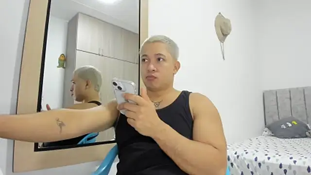Snapshot of Valerioe chatting on April 2026 04:53:02 PM Valerioe online show from April 2026 04:53:02 PM