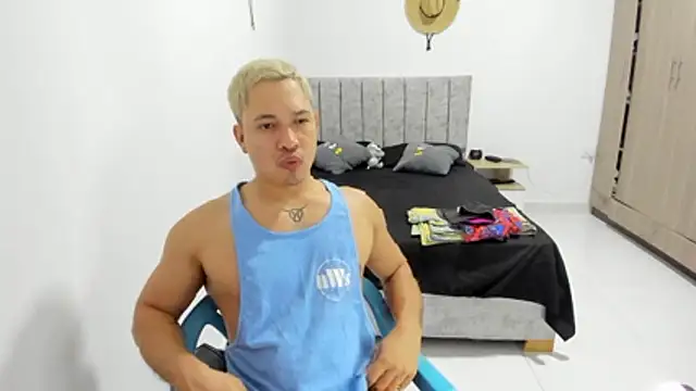 Snapshot of Valerioe chatting on May 2026 02:13:01 PM Valerioe online show from May 2026 02:13:01 PM