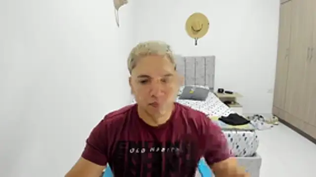 Snapshot of Valerioe chatting on May 2026 08:31:02 AM Valerioe online show from May 2026 08:31:02 AM