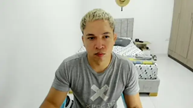 Snapshot of Valerioe chatting on May 2026 08:45:01 AM Valerioe online show from May 2026 08:45:01 AM