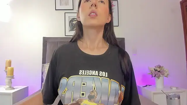 helen mooree online show from April 2026 01:05:02 PM