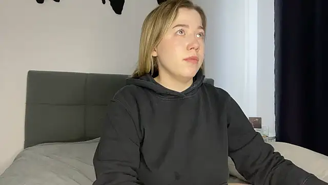 Embersweetbunny online show from January 2025 12:56:01 PM