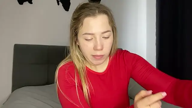 Embersweetbunny online show from January 2025 12:42:01 PM