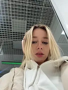 SSSATIVA model online show from February 2025 04:09:02 AM