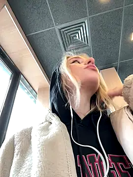 SSSATIVA model online show from October 2025 01:39:02 AM