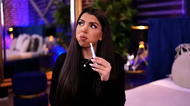 NicoleCellini online show from January 2025 06:35:02 PM