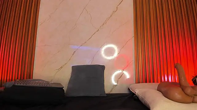 Emiilycollins online show from February 2025 07:12:02 AM