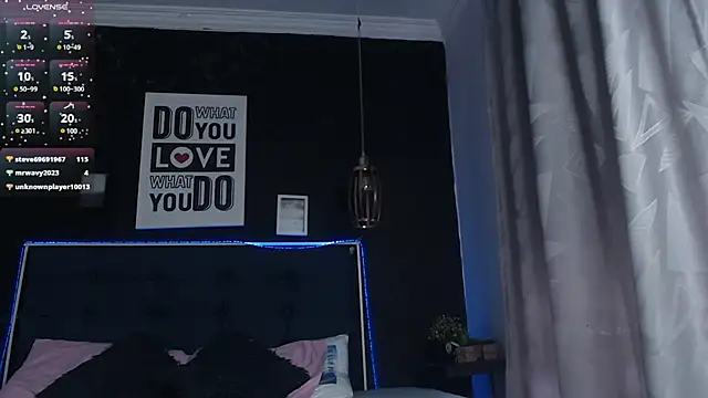 Snapshot of Alisteresa_ chatting on December 2024 06:20:02 PM Alisteresa online show from December 2024 06:20:02 PM