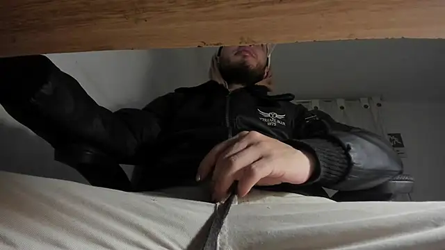 s sven03 online show from December 2024 06:23:01 AM