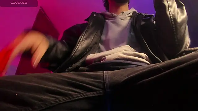 s sven03 online show from December 2025 01:24:02 AM