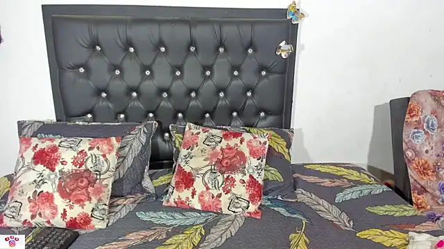 Snapshot of Darlyquenn11 chatting on January 2025 03:53:01 AM Darlyquenn11 online show from January 2025 03:53:01 AM