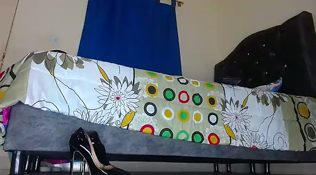 Valenn rey online show from February 2025 06:47:02 PM