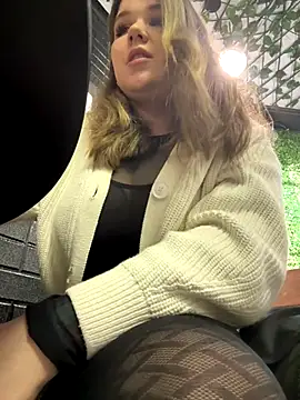 PumaShyXD online show from October 2025 10:38:01 AM