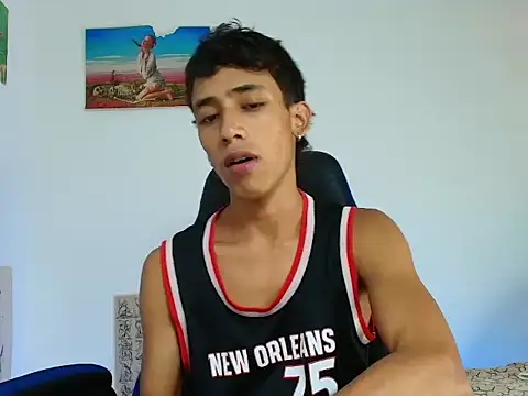 Ostin18hot online show from November 2025 01:52:02 AM