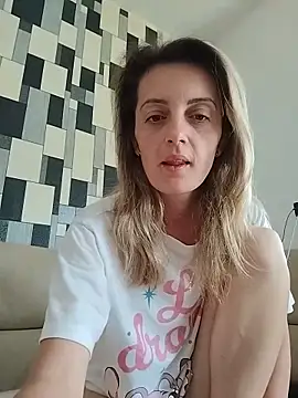 SophyGirl online show from May 2026 05:37:02 AM