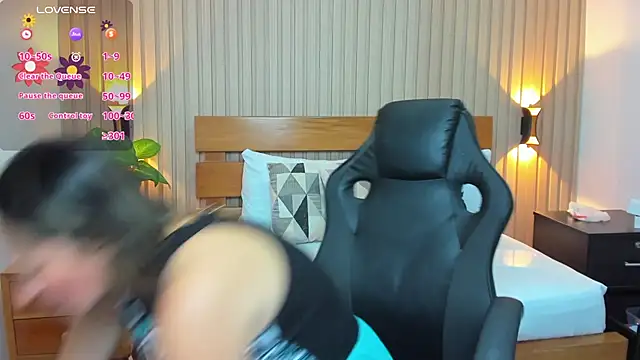 luciana ballesteros  online show from March 2025 12:11:02 PM