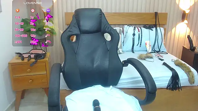 luciana ballesteros  online show from March 2025 12:23:02 PM