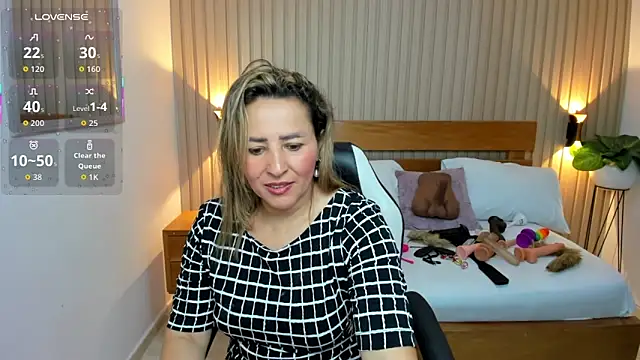 Snapshot of luciana_ballesteros_ chatting on June 2026 12:07:01 PM luciana ballesteros online show from June 2026 12:07:01 PM