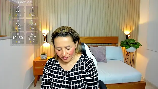 Snapshot of luciana_ballesteros_ chatting on June 2026 12:14:01 PM luciana ballesteros online show from June 2026 12:14:01 PM