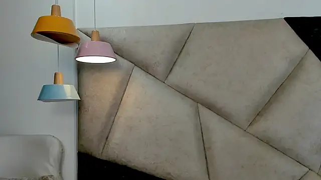 FaloonRoussel online show from February 2026 06:04:02 PM