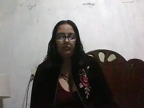 Snapshot of Samanthat33 chatting on December 2024 01:02:02 AM Samanthat33 online show from December 2024 01:02:02 AM