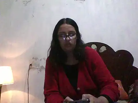 Snapshot of Samanthat33 chatting on February 2025 01:52:02 AM Samanthat33 online show from February 2025 01:52:02 AM