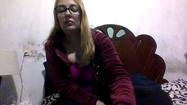 Snapshot of Samanthat33 chatting on September 2025 06:05:02 AM Samanthat33 online show from September 2025 06:05:02 AM