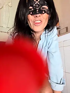 EmySkinny85 online show from March 2026 03:50:01 PM