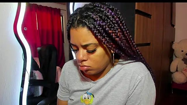 ladyrd1 online show from November 2025 01:33:02 PM