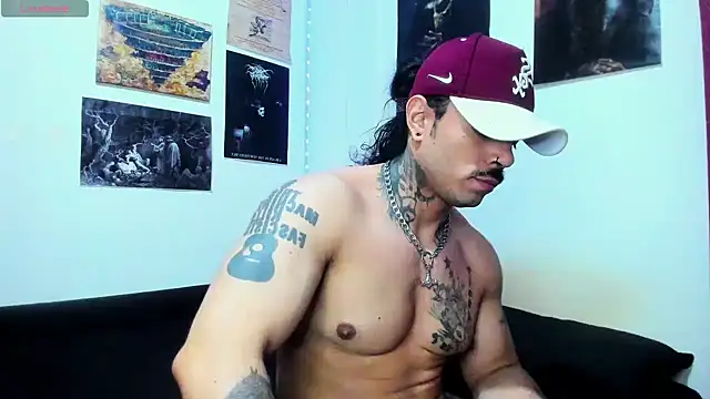 Snapshot of Van_Velckan chatting on February 2026 04:10:02 AM Van Velckan online show from February 2026 04:10:02 AM