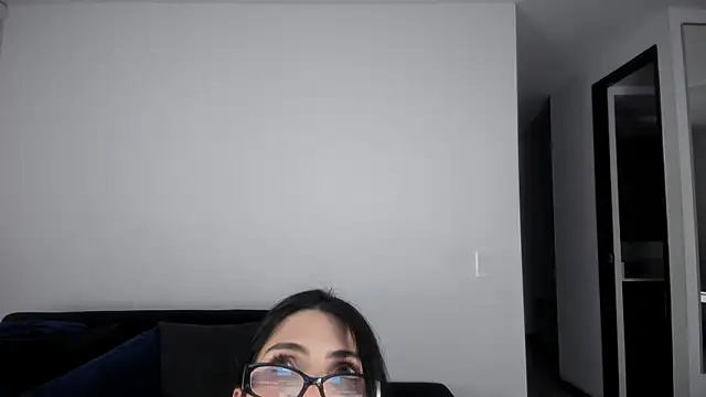 angelturned001 online show from December 2025 11:13:02 PM