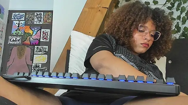 Snapshot of Ada_gales_ chatting on December 2024 02:52:01 AM Ada gales online show from December 2024 02:52:01 AM