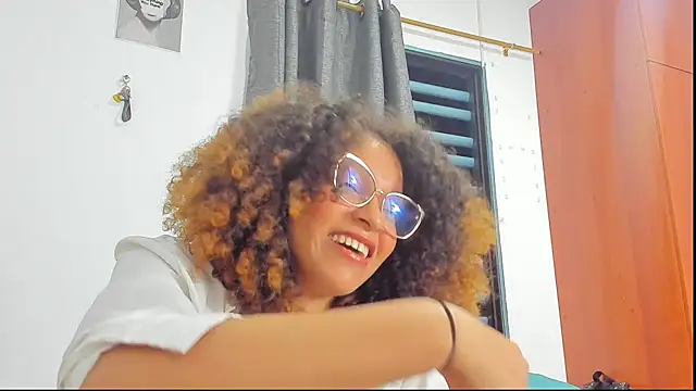 Snapshot of Ada_gales_ chatting on October 2025 03:41:02 AM Ada gales online show from October 2025 03:41:02 AM