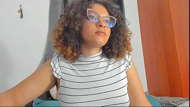 Snapshot of Ada_gales_ chatting on November 2025 02:43:02 AM Ada gales online show from November 2025 02:43:02 AM