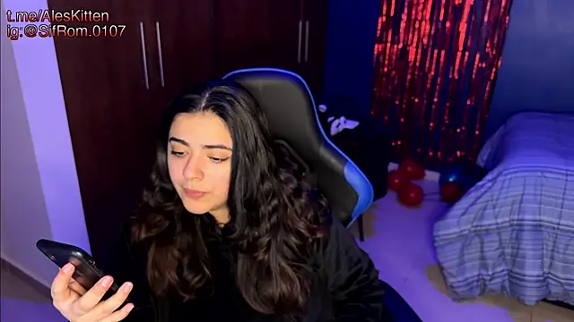 Snapshot of Ales_Kitten chatting on February 2025 04:48:02 AM Ales Kitten online show from February 2025 04:48:02 AM