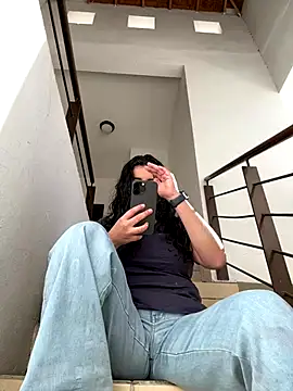 Snapshot of Ales_Kitten chatting on December 2025 08:28:02 PM Ales Kitten online show from December 2025 08:28:02 PM