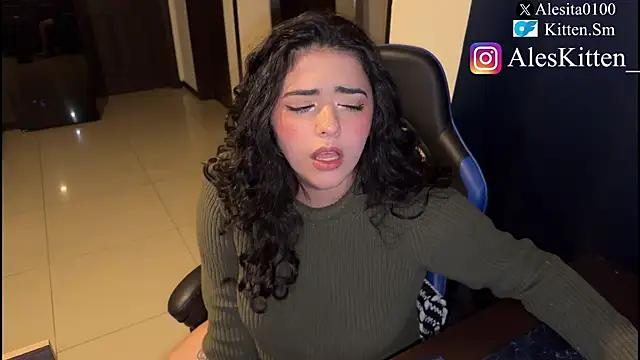 Snapshot of Ales_Kitten chatting on January 2026 02:05:02 AM Ales Kitten online show from January 2026 02:05:02 AM