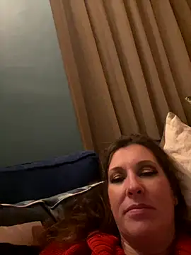 Lwhite1 online show from November 2025 12:33:01 AM