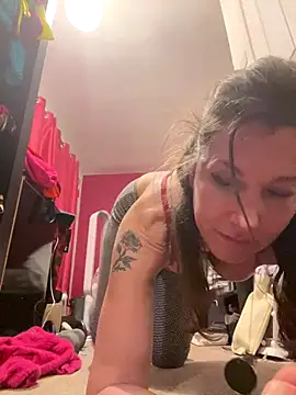 Lwhite1 online show from December 2025 11:31:01 PM