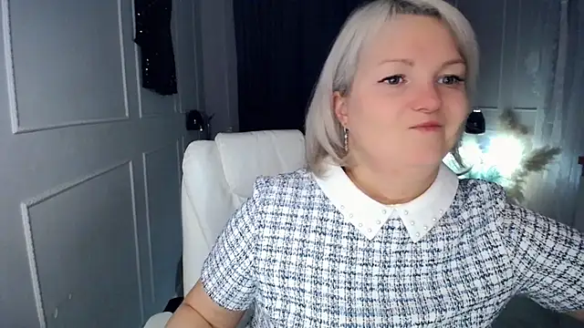 Juarnea online show from December 2025 12:21:02 PM