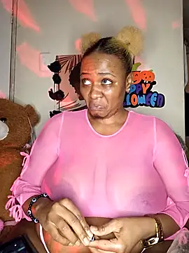 Snapshot of CocoBootyyy chatting on October 2025 03:42:02 AM CocoBootyyy online show from October 2025 03:42:02 AM