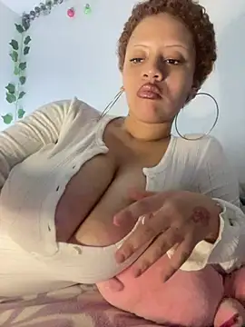 Snapshot of Charlotee_ chatting on February 2026 07:02:02 AM Charlotee online show from February 2026 07:02:02 AM