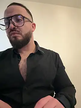 Snapshot of HairyArab90 chatting on February 2026 09:03:02 AM HairyArab90 online show from February 2026 09:03:02 AM